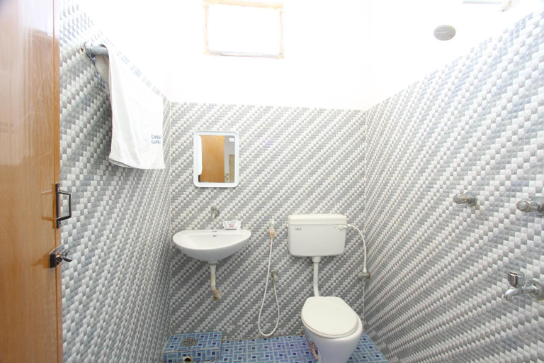 Bathroom 4, Hotel Wilson - Velankanni, Nagappattinam
