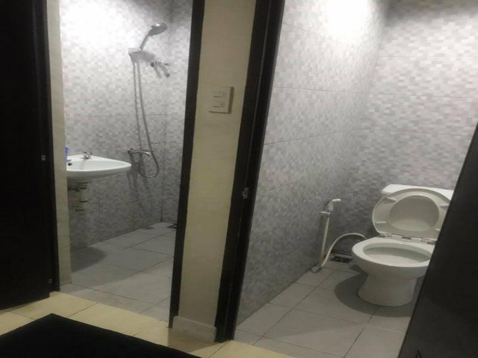Bathroom 9