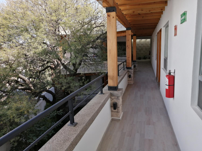 Others 4, Hotel la Cuesta Toscana, Ezequiel Montes