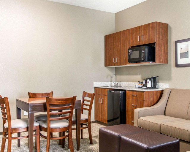Dining Room 5
