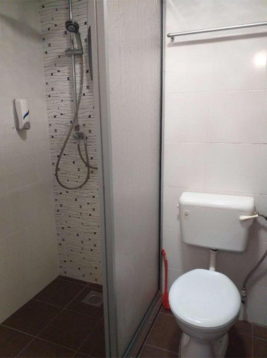 Bathroom 5, D Riverside Inn, Malacca City