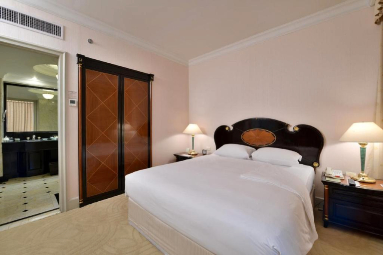 Bedroom 16