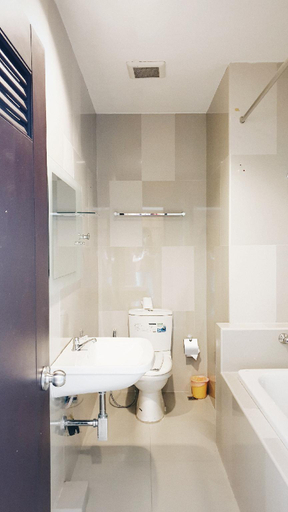 Bathroom 12