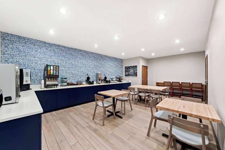 Food & Drinks 5, AmericInn by Wyndham New Braunfels, Comal