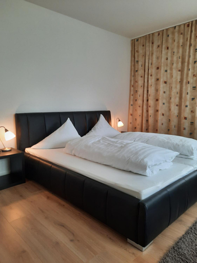 Others 4, Hotel Adler, Augsburg