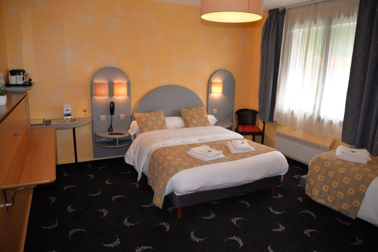 Bedroom 2, Auberge de Moussy, Marne