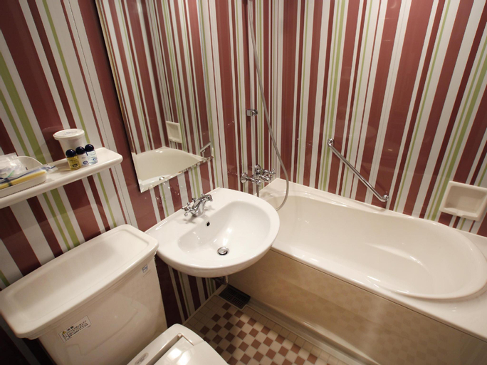Bathroom 3