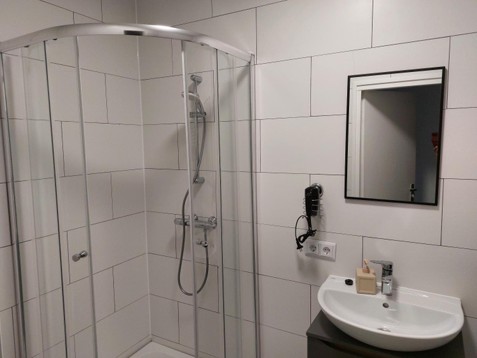 Others 2, Hotel Vallis, Vaals