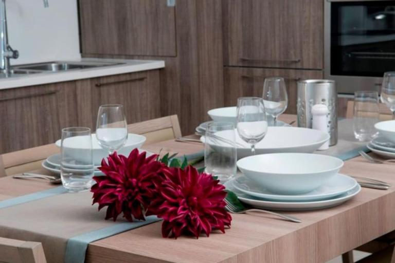 Others 5, Quisisana Apartments - Cast Renting