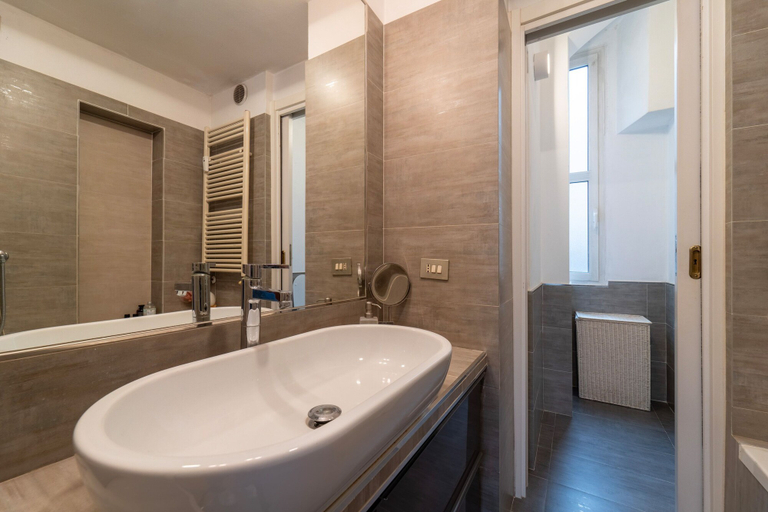 Bathroom 3, Isola Cozy Apartment by Wonderful Italy, Milano