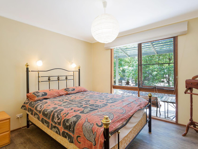 Bedroom 2, Caseys Pet Friendly Beach Cottage, Eurobodalla
