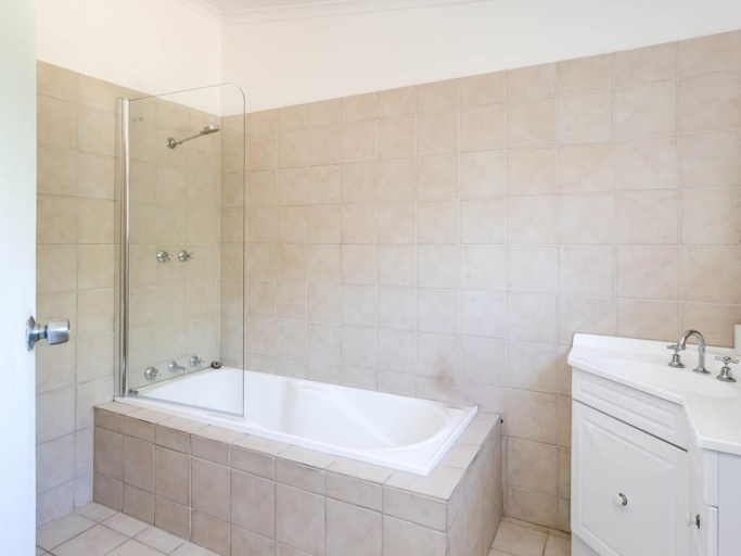 Bathroom, 51 Wattle Flat Road, Yankalilla