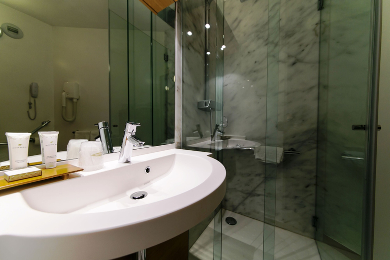 Bathroom 5, Hôtel Forest Hill Paris Meudon-Vélizy, Hauts-de-Seine