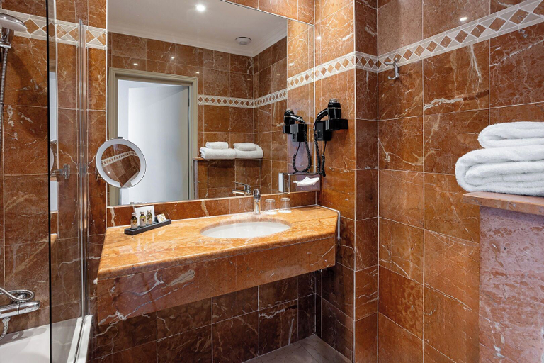 Bathroom 5, Westminster Hotel & Spa Nice, Alpes-Maritimes