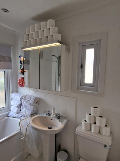Bathroom 2, The White House, Hertfordshire