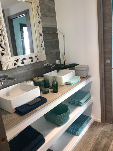 Bathroom 1, Villa Marina, Var
