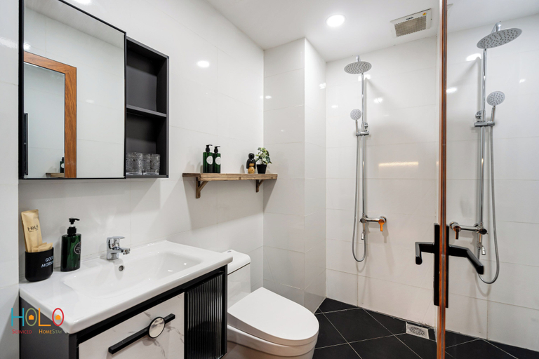 Bathroom 3, HoLo Ham Nghi SaiGon - Serviced HomeStay, District 1