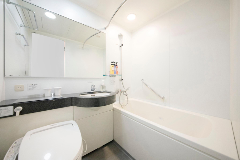 Bathroom 7