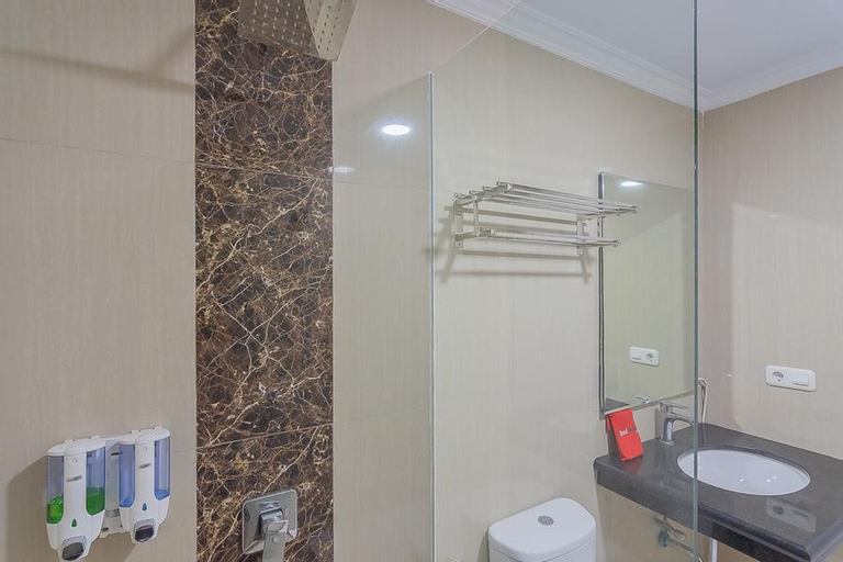 Bathroom 14