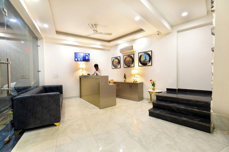 Others 4, Evergreen Stay, Mahipalpur, Delhi