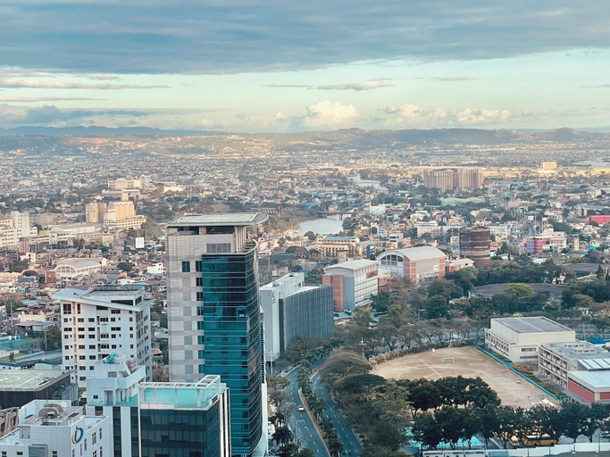Others 5, Uptown Parksuites BGC, Taguig
