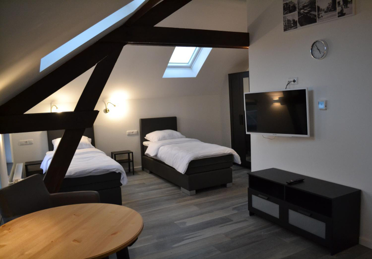 Others 3, Hotel Vallis, Vaals