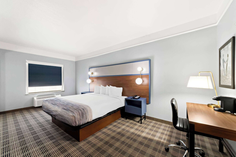 Bedroom 3, AmericInn by Wyndham New Braunfels, Comal