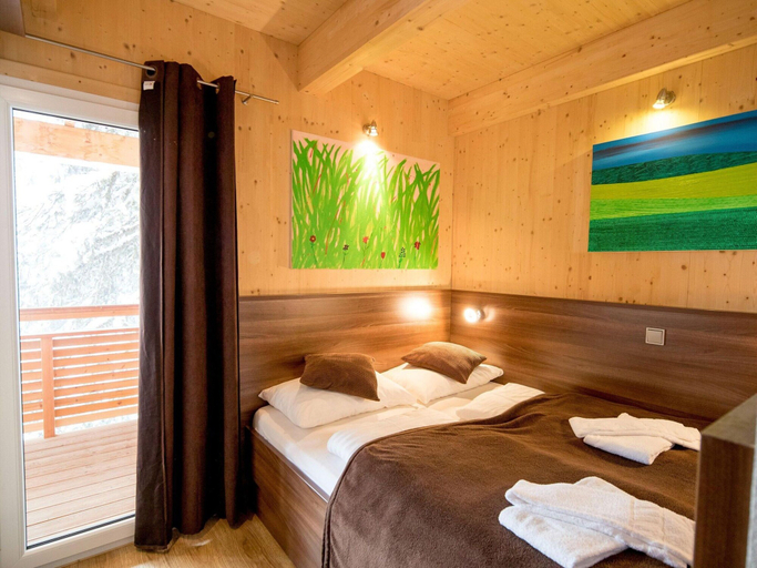 Bedroom 5, Lush Chalet With hot tub, Murau