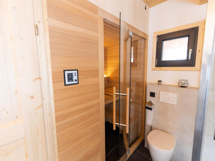 Bathroom 3, Luxurious chalet with outdoor whirlpool, Murau
