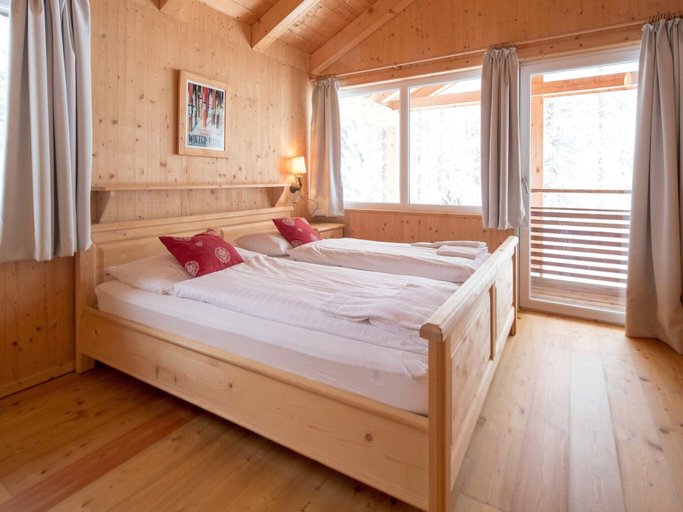 Bedroom 4, Lavish Chalet With Outdoor hot tub, Murau