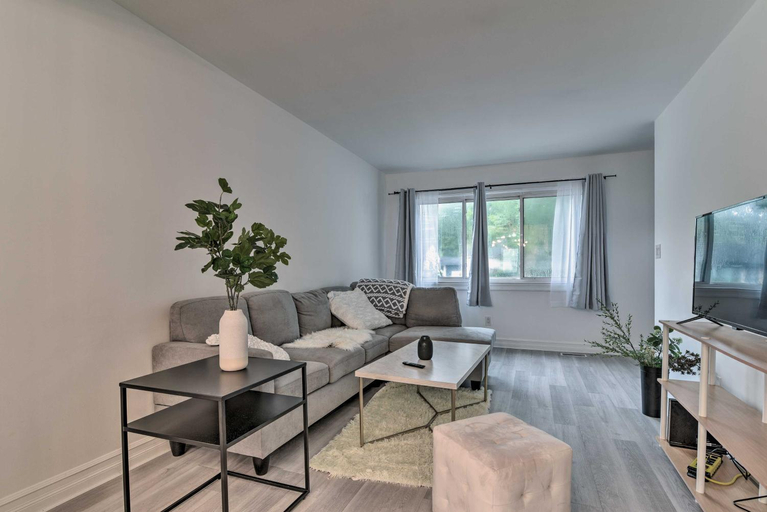 Others 5, Trendy Birmingham House with Laundry Amenities!, Oakland