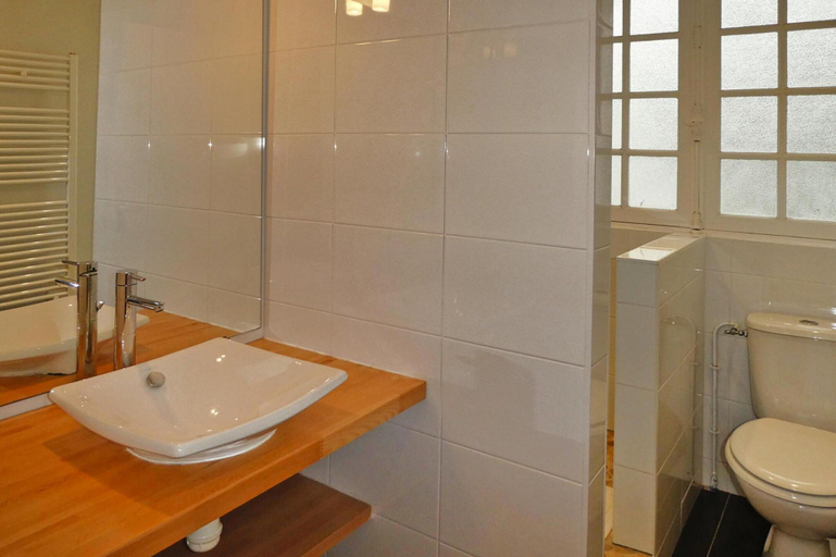 Bathroom 3, Holiday Home in Carnac Near Sandy Beach, Morbihan