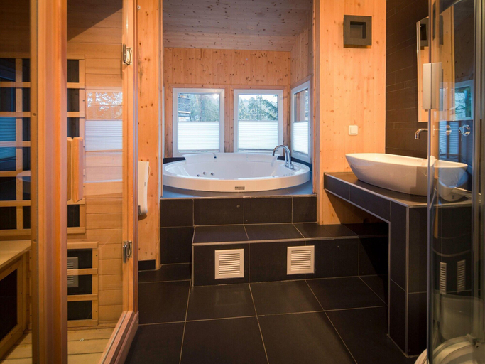 Bathroom 5, Appealing Chalet With Infrared Sauna, Murau