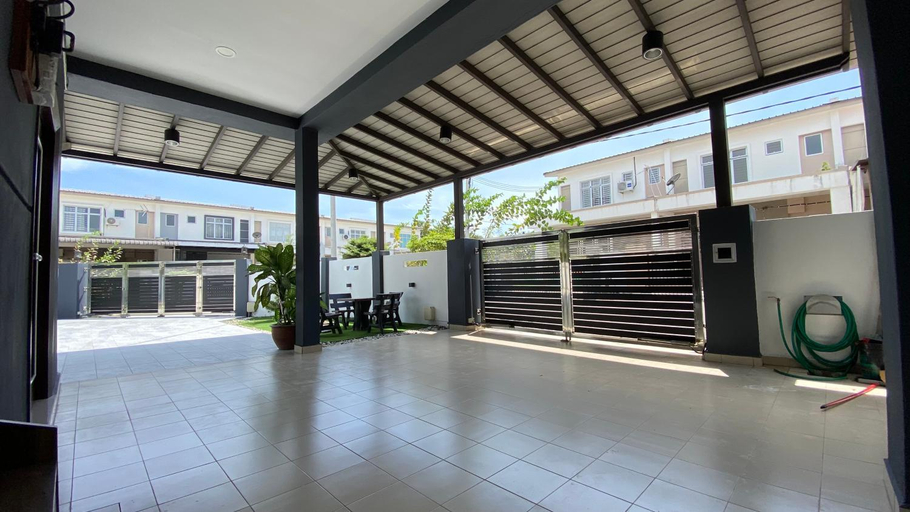 1, QuiteSpace, Kluang