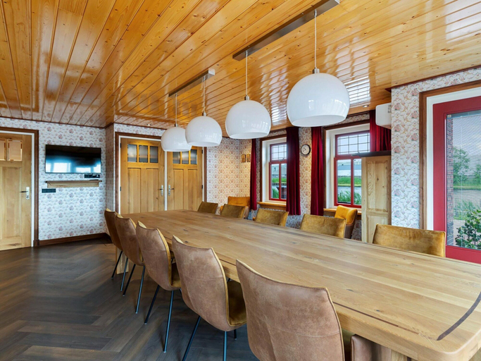 Food & Drinks 4, Forest House in Friesland with Sauna, Tytsjerksteradiel