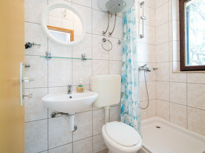 Bathroom, Apartments Neva- One Bedroom Apartment, Selca