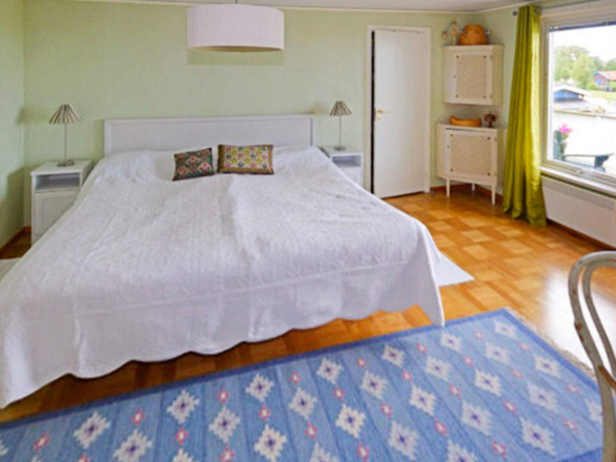 Room 4, 7 Person Holiday Home in Skummeslovsstrand, Laholm