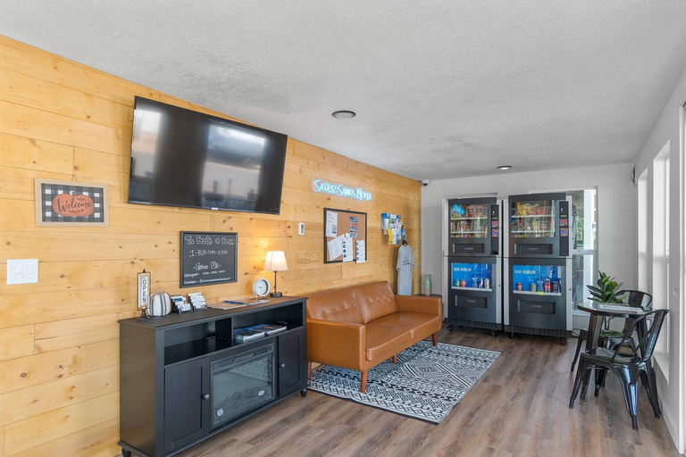 Public Area 2, Silver Sands Motel, Grays Harbor