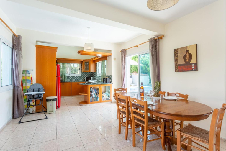 Facilities 3, Villa Zenon