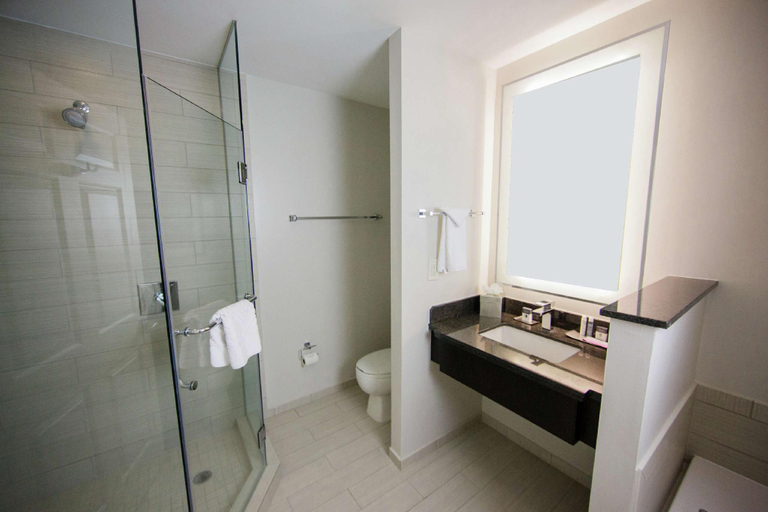 Bathroom 19