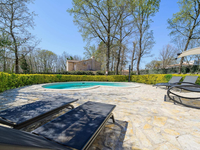 Pool 3, Beautiful Stone Villa in Tinjan With Swimming Pool, Tinjan