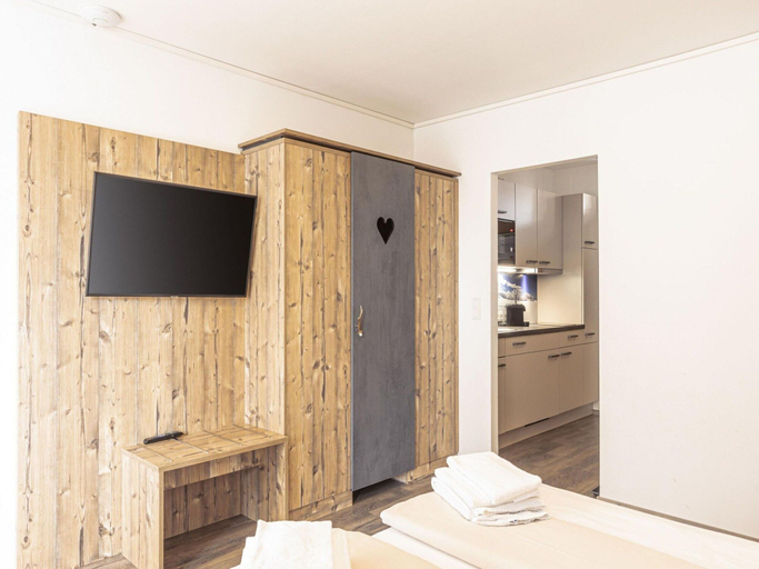 Room 4, Nice Studio With Balcony, Murau