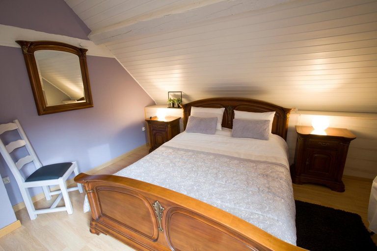 Bedroom 2, Appartement Les Tournesols avec Climatisation, Haut-Rhin