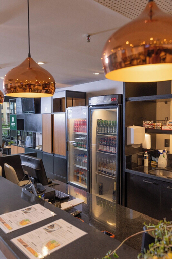 Food & Drinks