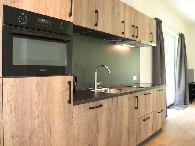 Private kitchen 3, Spacious Chalet in a Rural Location Near Giethoorn, Weststellingwerf