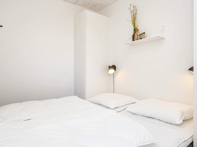 Bedroom 2, 8 Person Holiday Home in Romo, Tønder