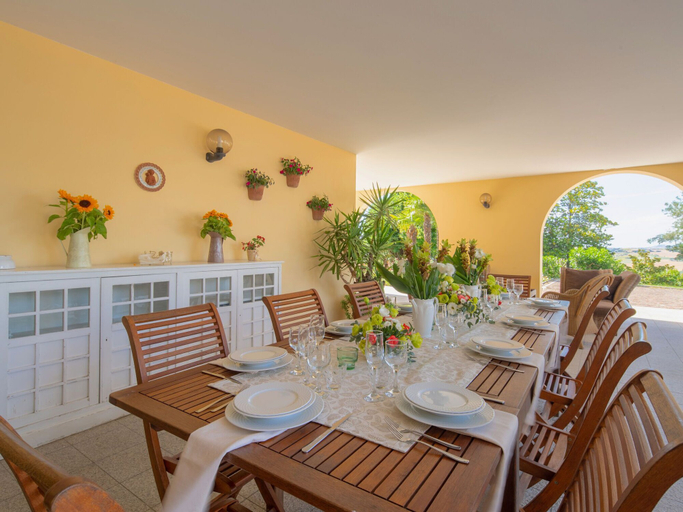Balcony 3, Splendid Villa in Macerata With Pool & Views, Macerata