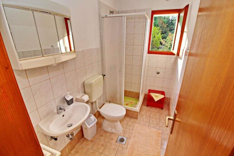 Bathroom, Apartments Bacic - One Bedroom Apartment With Terrace and Sea View, Blato