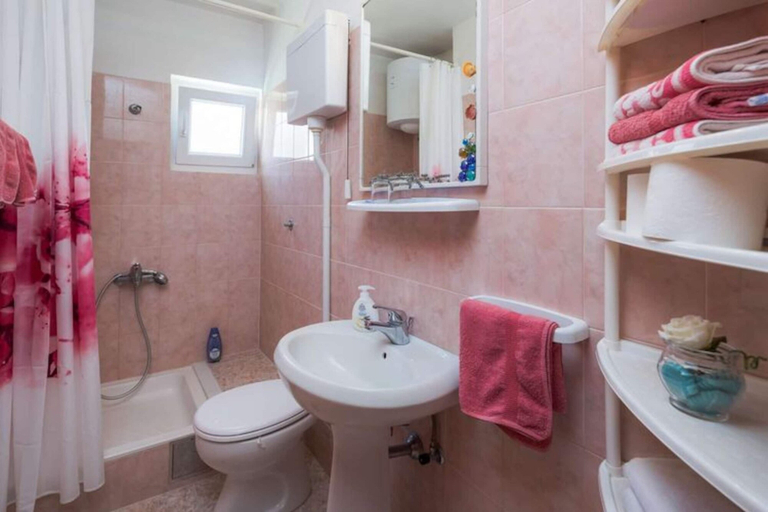Bathroom 4, Apartment Oaza - Three Bedroom Apartment With Terrace and Sea View, Supetar