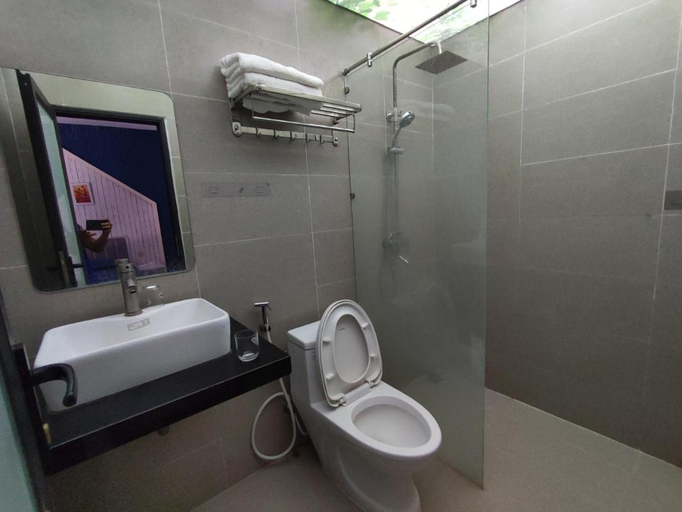 Bathroom 2, Balaha, Đồng Hới